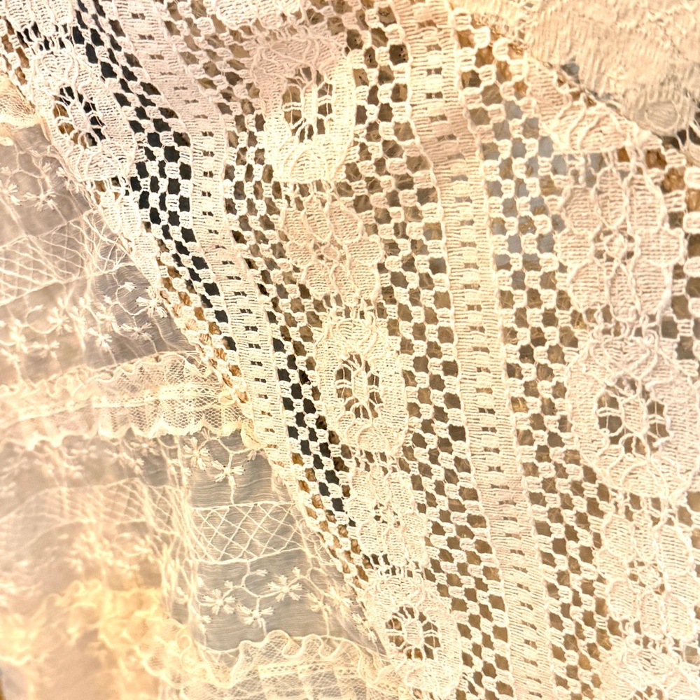 NWOT Oli & Hali Blue and White Lace Flare Jeans - Picture 7 of 9